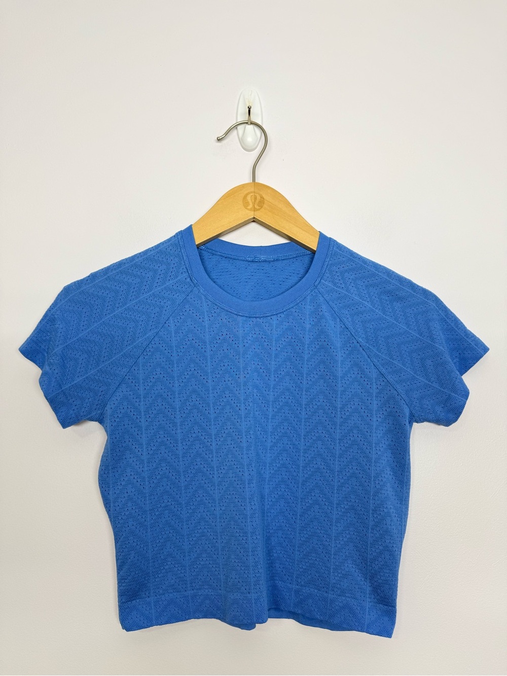 Lululemon Swiftly Pointelle Cropped Short-Sleeve Shirt Pool Party Size 6 Blue